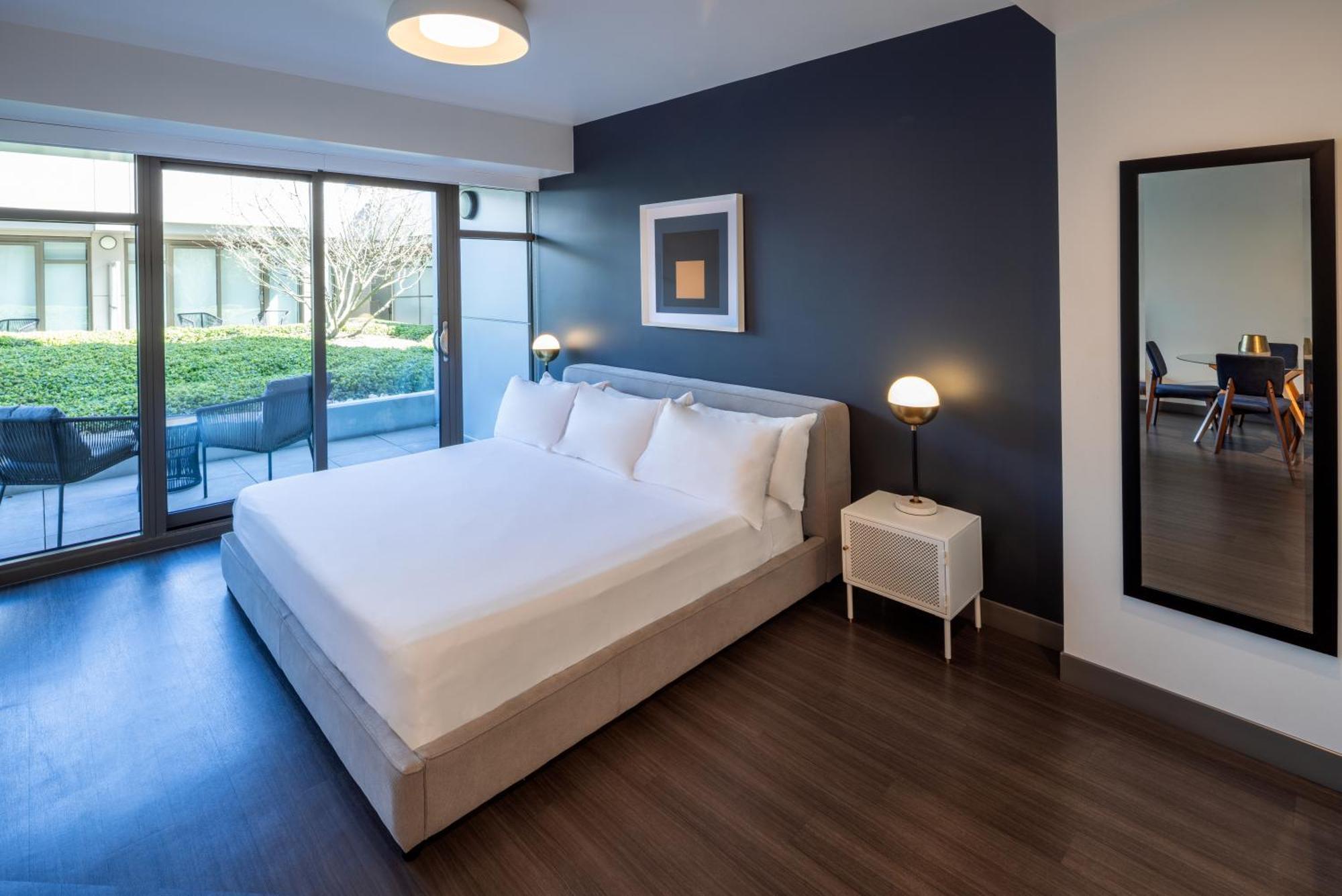 The Pacific One Bedroom King Suite w/Terrace